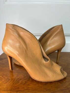 Vince Camuto Tan Open-Toe Leather Ankle Heels size 10
